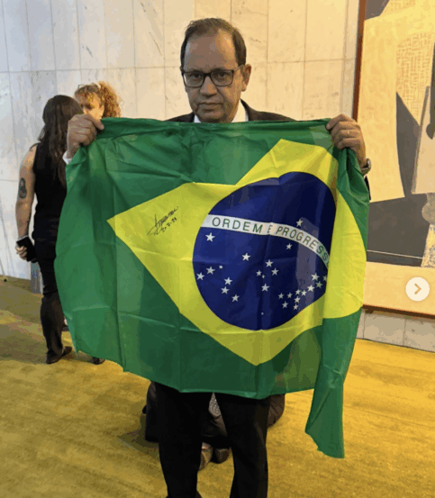 Com bandeira assinada por Bolsonaro, deputado tocantinense fala em “resistência” a defesa do ex-presidente