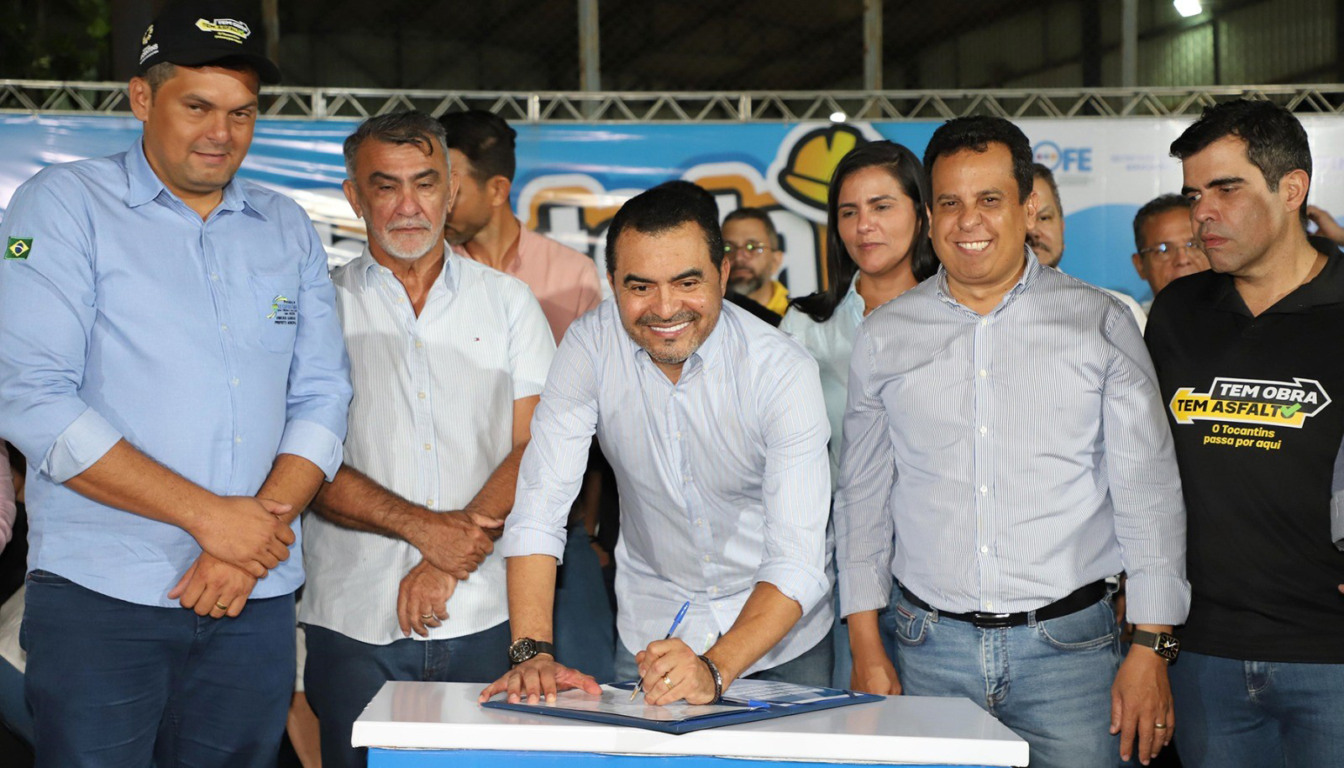 Governador Wanderlei Barbosa assina Ordem de Serviço que autoriza a reforma completa da Escola Estadual Recurso I, em Recursolândia, com investimento de R$ 1,4 milhão, após 31 anos sem intervenções estruturais - Foto: Esequias Araújo/Governo do Tocantins 