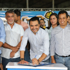 Governador Wanderlei Barbosa assina Ordem de Serviço que autoriza a reforma completa da Escola Estadual Recurso I, em Recursolândia, com investimento de R$ 1,4 milhão, após 31 anos sem intervenções estruturais - Foto: Esequias Araújo/Governo do Tocantins 