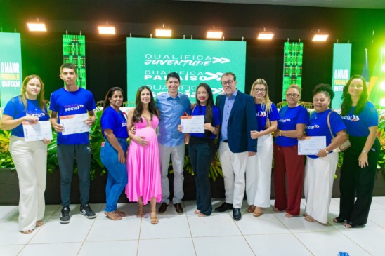 Mais de 400 alunos recebem certificados após concluírem cursos de qualificação profissional em Paraíso