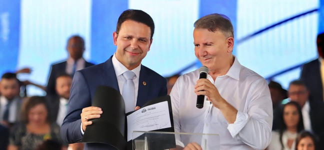 Maioria dos vereadores assina nota em apoio e solidariedade ao secretário Carlos Junior: “sempre demonstrou acessibilidade, colaboração e compromisso com o interesse público”