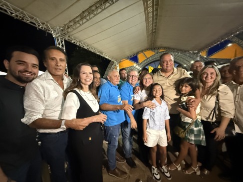 Jair Farias é aclamado pré candidato a federal por multidão em aniversário e aliados o cogitam como mais votado em 2026: “fazemos a política da conquista”