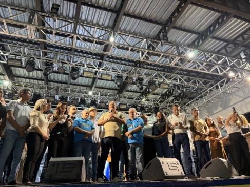 Aniversário de Jair Farias: Gomes homenageia deputado e avisa sobre 2026: “vou trabalhar dia e noite para que todos nós estejamos juntos num palanque”