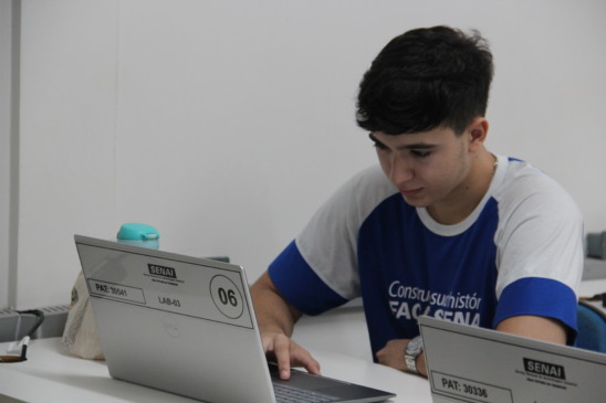 SENAI oferta cursos EAD em IA e prepara profissionais para novo mercado de trabalho