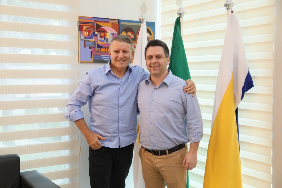 Eduardo Siqueira comemora retorno do aliado Tiago Dimas ao cargo: “voz firme, preparada e comprometida com o desenvolvimento do Estado e de Palmas”