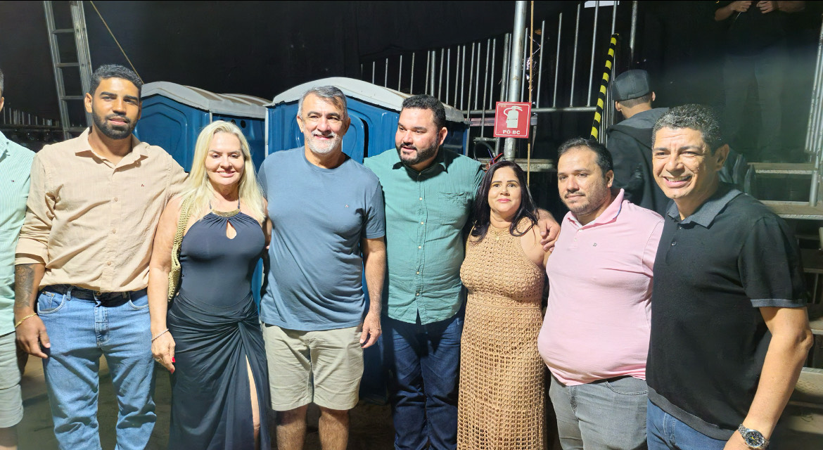 Amélio Cayres garante R$ 100 mil para estrutura da praia de São Salvador do TO e prestigia abertura da temporada Amélio Cayres garante R$ 100 mil para estrutura da praia de São Salvador do TO e prestigia abertura da temporada
