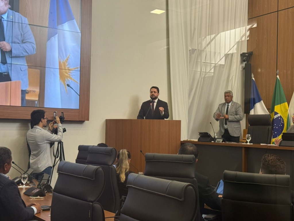 Na tribuna, vereador diz que não há nenhuma iniciativa nem tentativa de impeachment: “Isso é totalmente descabido e irresponsável” Na tribuna, vereador diz que não há nenhuma iniciativa nem tentativa de impeachment: “Isso é totalmente descabido e irresponsável”