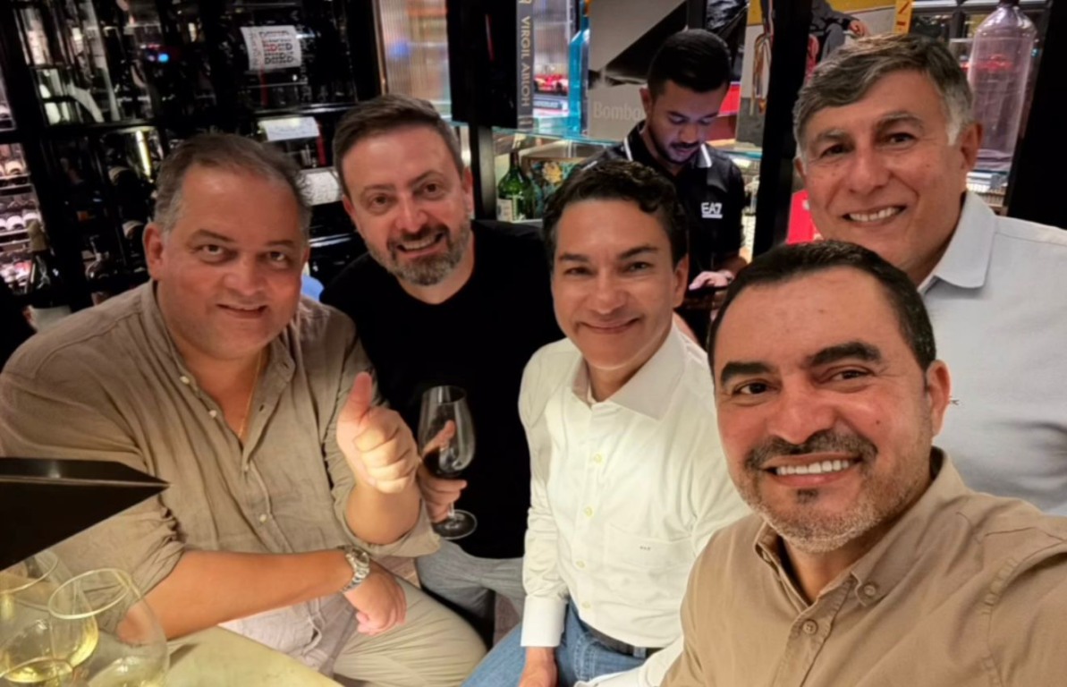 Em Lisboa, Wanderlei faz registro de jantar ao lado de Gomes e Marcos Pereira com política no cardápio