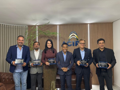Acipa celebra os 35 anos com casa cheia, reconhecimento a ex-presidentes e compromisso cada dia mais forte com os empresários