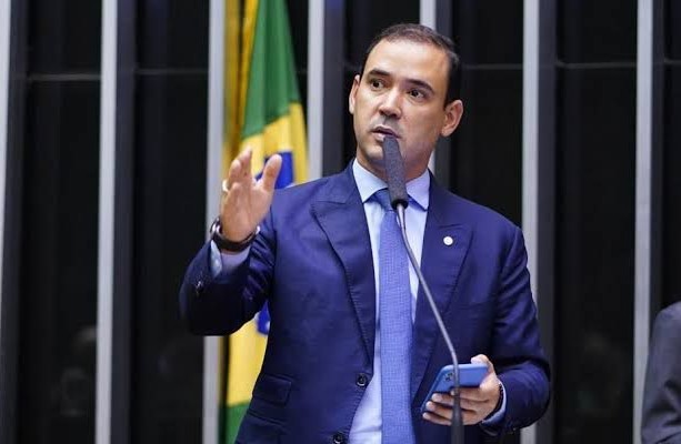 Vicentinho Jr diz que questionaram sua lealdade e manda recado