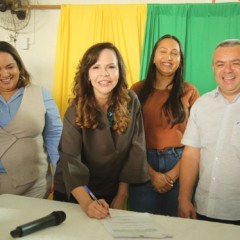 Senadora Professora Dorinha entrega 15 máquinas de costura em Luzimangues