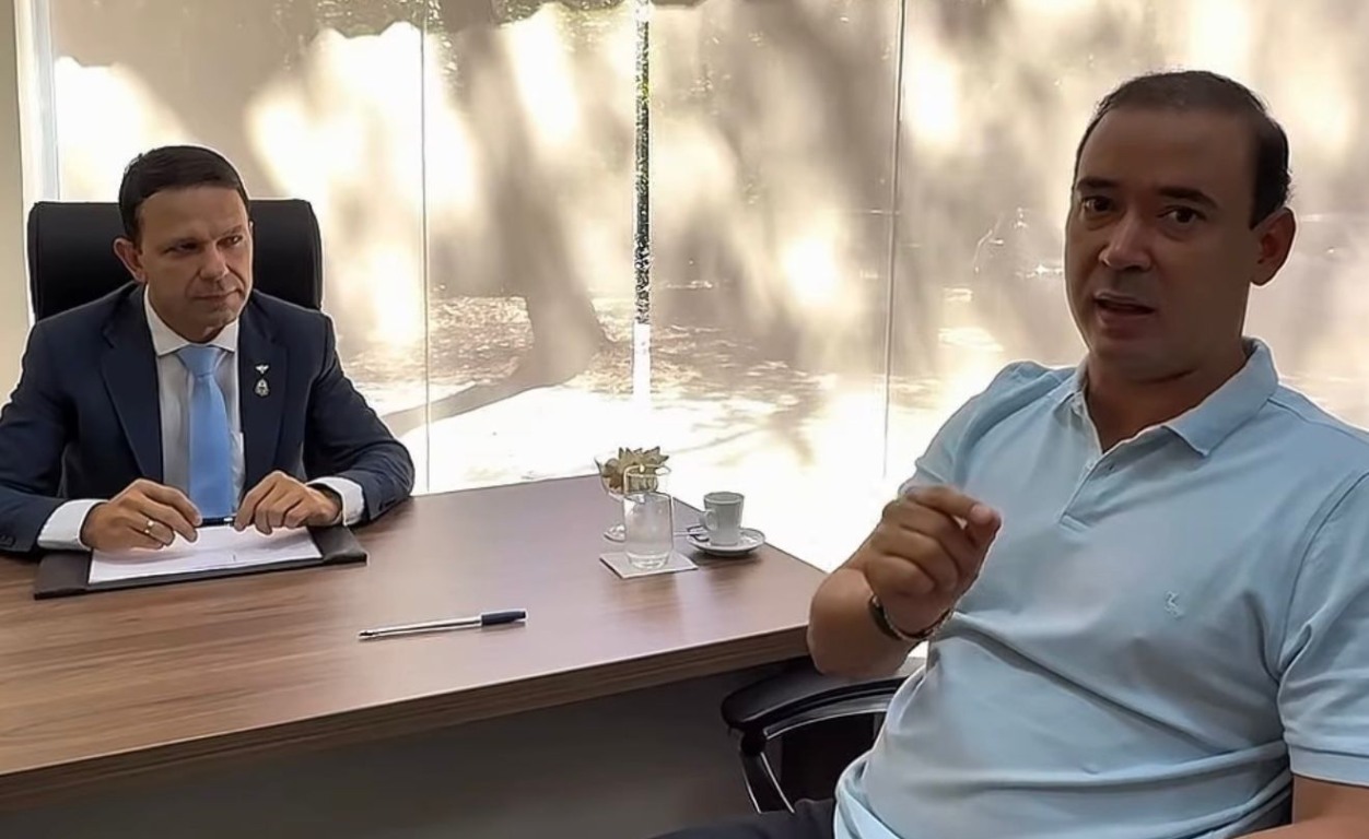 De volta à cadeira de secretário, Carlos Júnior recebe Vicentinho Jr e desabafa: “quiseram transformar lealdade em defeito”