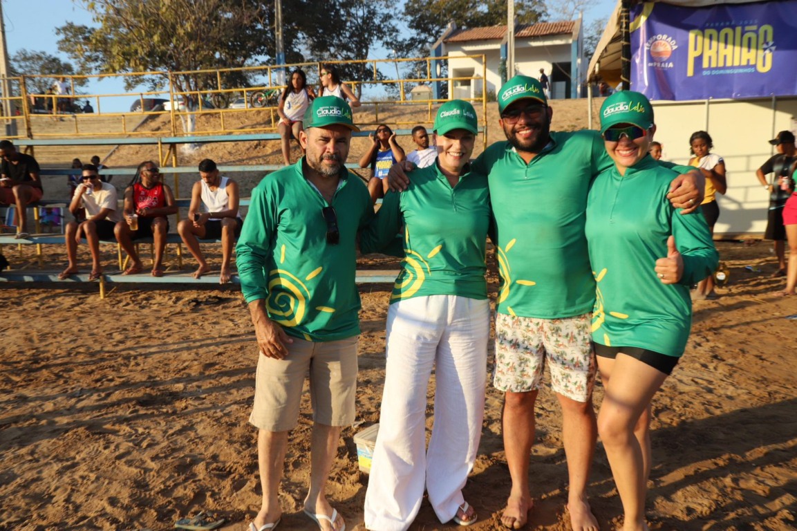 Claudia Lelis marca presença nas principais praias do Estado e reforça compromisso com o turismo como força da economia Claudia Lelis marca presença nas principais praias do Estado e reforça compromisso com o turismo como força da economia