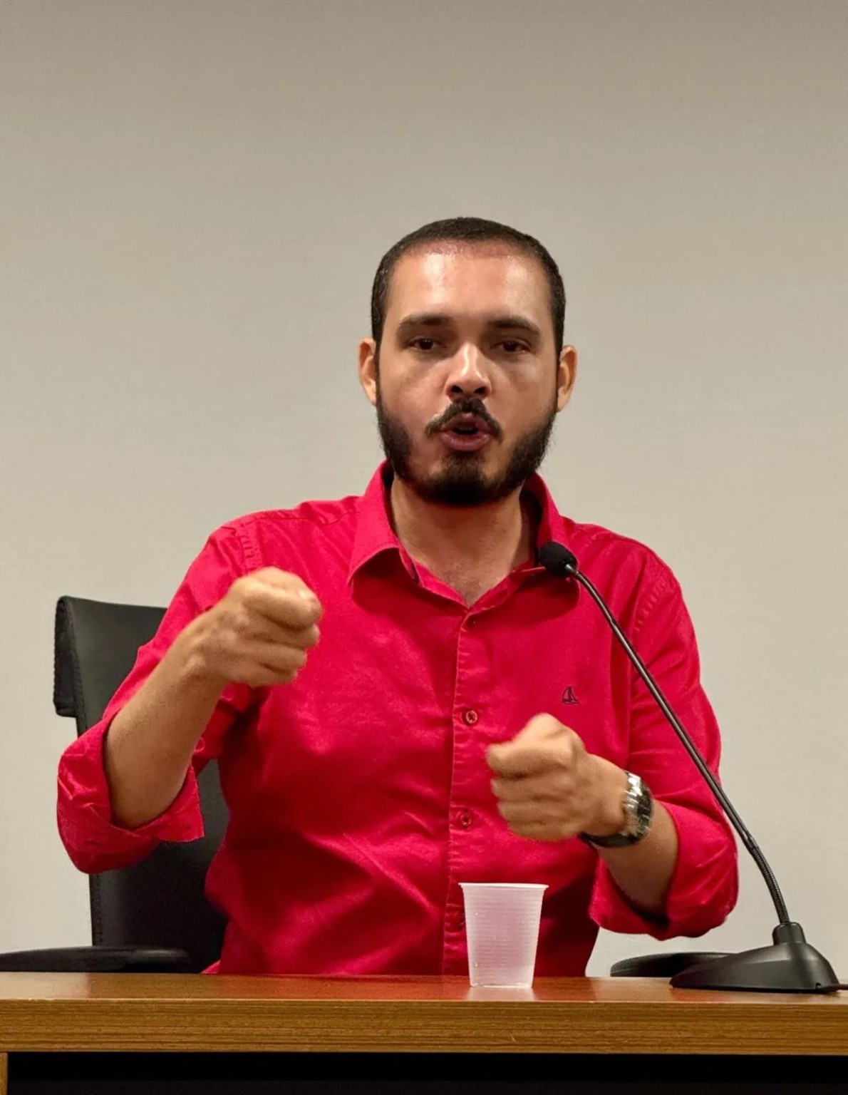 Em sua 1ª entrevista após vencer eleições, Nile fala das metas, engrossa o tom contra governo estadual e diz que candidatura em 2026 depende do partido Em sua 1ª entrevista após vencer eleições, Nile fala das metas, engrossa o tom contra governo estadual e diz que candidatura em 2026 depende do partido