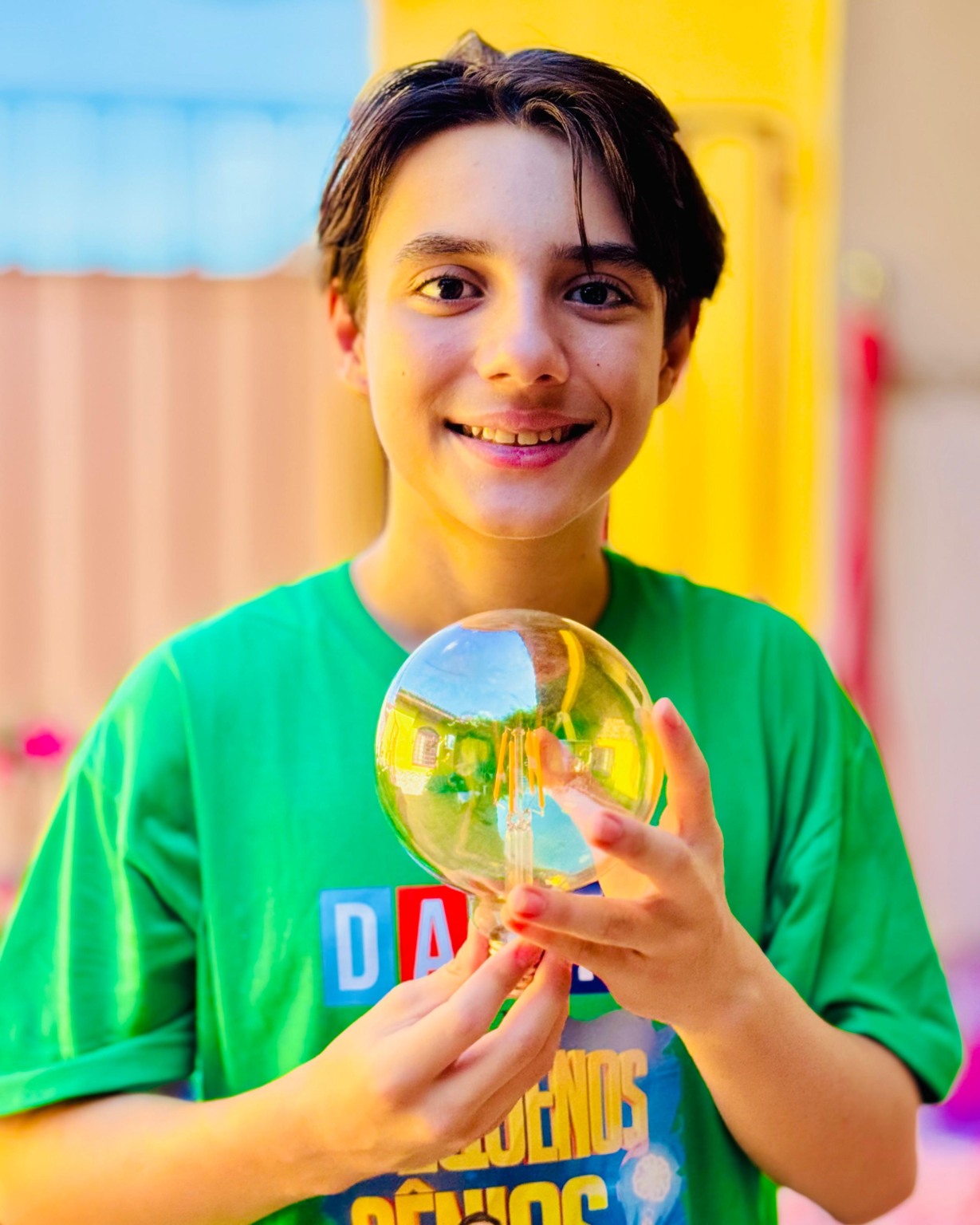 Natural de Palmas, pequeno físico representa região Norte em semifinal do programa Pequenos Gênios