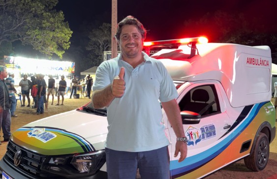 Eduardo Fortes entrega ambulância e anuncia R$ 300 mil para construir rodoviária em São Salvador