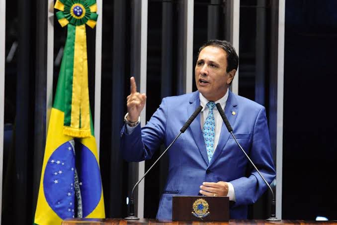 Gaguim diz ter “acordo firmado” com UB Nacional, apoio de 60 prefeitos e é taxativo sobre disputa ao Senado: “não recuarei e se for preciso sair e tocar minha candidatura eu farei isso” Gaguim diz ter “acordo firmado” com UB Nacional, apoio de 60 prefeitos e é taxativo sobre disputa ao Senado: “não recuarei e se for preciso sair e tocar minha candidatura eu farei isso”