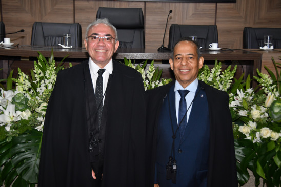 Corte Eleitoral tocantinense empossa novos desembargadores e define mesa diretora para o biênio 2025/2027 do TRE