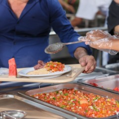 Refeições servidas em restaurantes comunitários são planejadas por nutricionistas – Foto: Júnior Suzuki