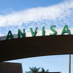 Anvisa publica alerta para riscos de progressiva com formol