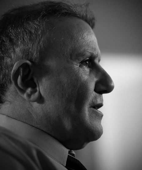 Torcida por Eduardo, otimismo, especulações sobre influências e atenção a cada movimento político : o clima após prefeito conseguir a domiciliar