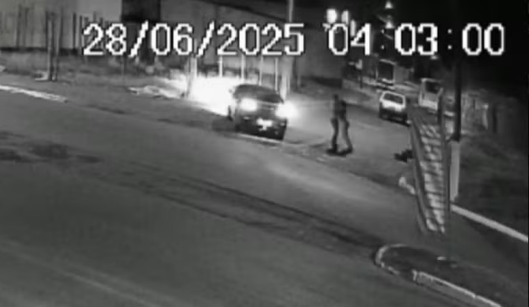 Câmeras registraram as agressões em Dois Irmãos — Foto: Reprodução/TV Anhanguera
