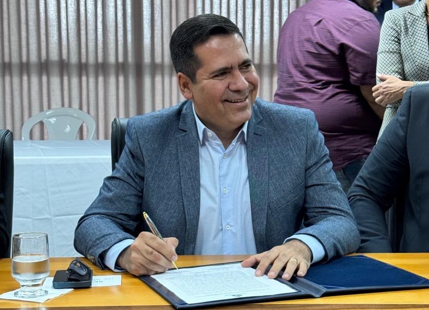Até a conclusão do processo, o parlamentar solicitou por meio de requerimentos e de vários diálogos com representantes do Governo do Estado, fez gestão com a Prefeitura e visitou a área doada