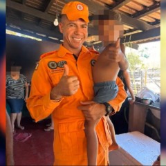 Criança foi encontrada apenas com ferimentos leves — Foto: Divulgação/Bombeiros