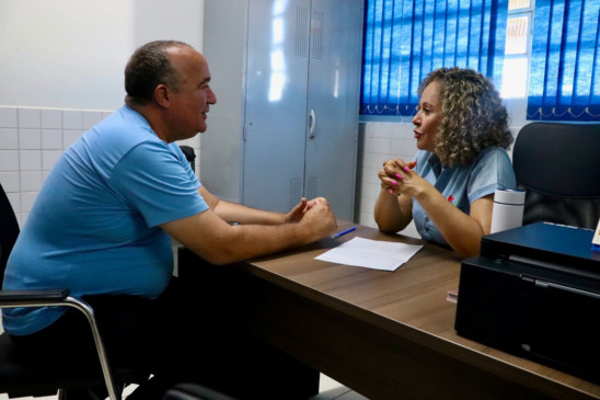 Prefeita Josi Nunes ouve demanda de cidadão para melhoria de Gurupi - Foto: Prefeitura de Gurupi