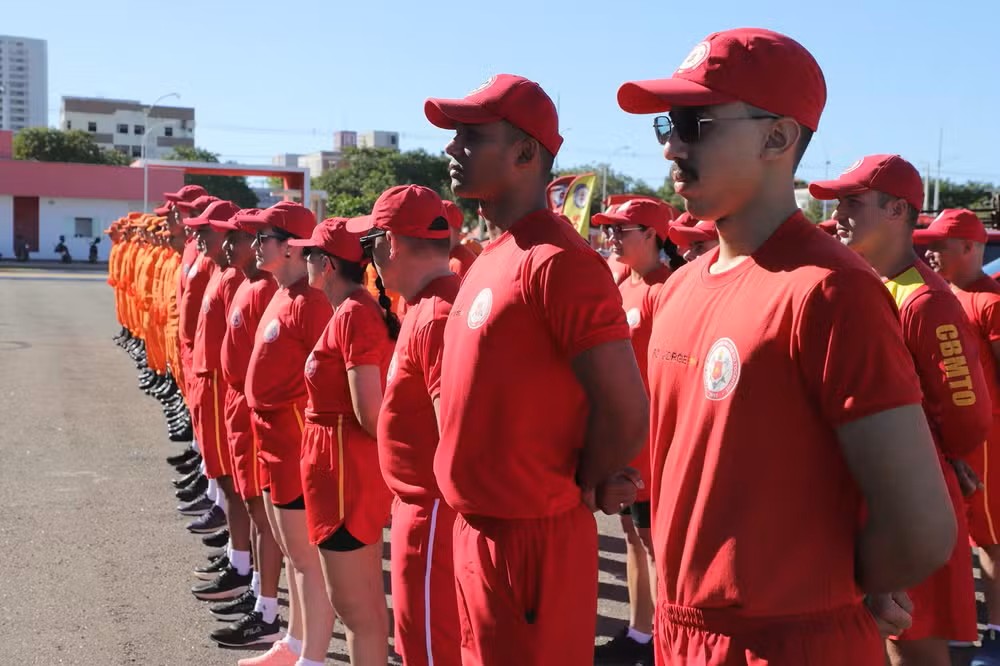 Bombeiros durante lançamento da Operação Praias Mais Seguras 2025 — Foto: Divulgação/Bombeiros