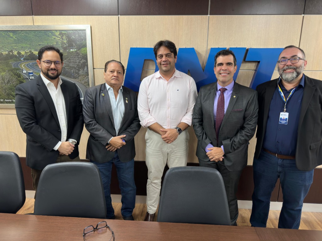 Ricardo Ayres e prefeito Paulo Roberto garantem avanço para conclusão da BR-242