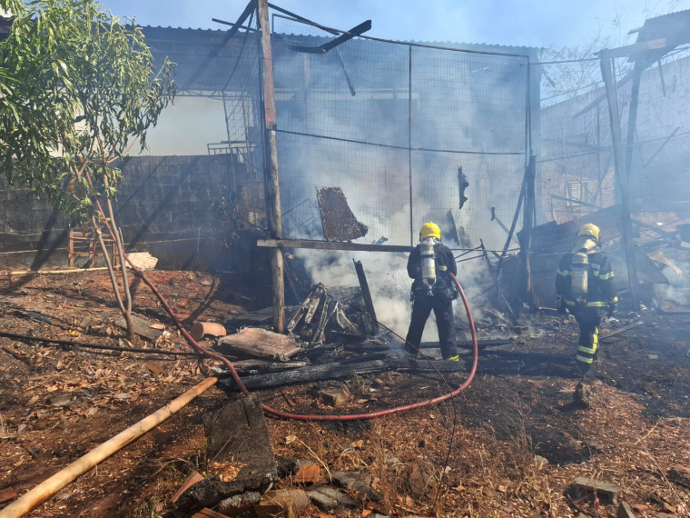 Corpo de Bombeiros reforçou a necessidade de manter terrenos limpos e livres de materiais combustíveis - Foto: Corpo de Bombeiros