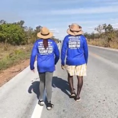 Romeiros peregrinam até o Bonfim; Vereadora tocantinense percorre 187 km a pé