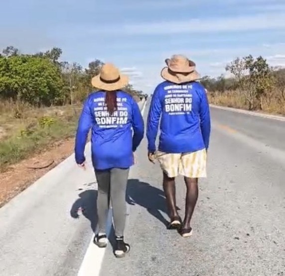 Romeiros peregrinam até o Bonfim; Vereadora tocantinense percorre 187 km a pé