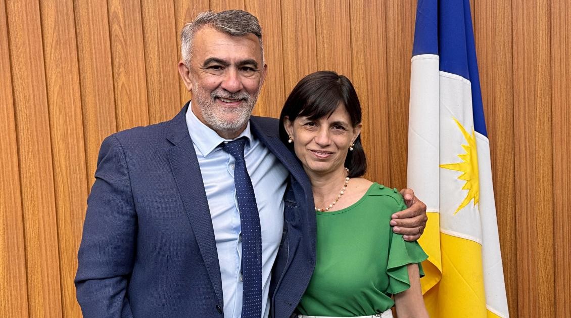 Amélio propõe Título de Cidadã Tocantinense para servidora com 33 anos de carreira na Aleto