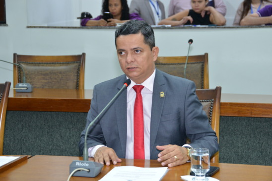 Deputado Jorge Frederico apresenta Projeto de Lei “Alice Brasil” para garantir segurança de mobiliário em escolas