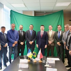 Em agenda com ministro das Cidades, Jader Barbalho Filho, para ampliação do Minha Casa Minha Vida - Foto: Thiago Cruz/Governo do Tocantins