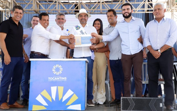 Em Palmeirópolis, Amélio Cayres reafirma compromisso da Assembleia com PCCR da Educação