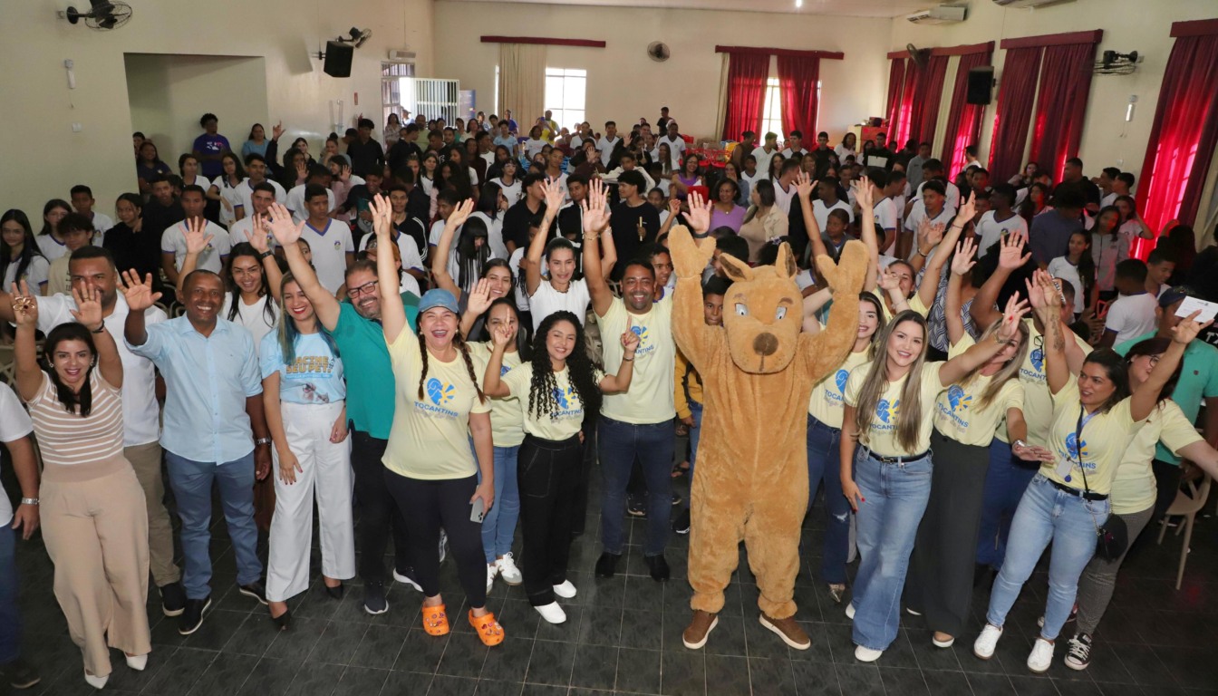 Estudantes da Escola Estadual João de Abreu acompanharam a abertura do projeto Tocantins Amigo do Pet em Dianópolis - Foto: Loise Maria/Governo do Tocantins 
