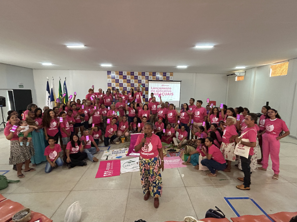 No Bico: Mulheres e juventudes quebradeiras de coco comemoram lançamento do aplicativo Babaçuais