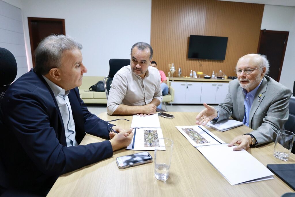 Prefeito Eduardo Siqueira Campos discute soluções inovadoras para mobilidade com referência internacional em túneis Prefeito Eduardo Siqueira Campos discute soluções inovadoras para mobilidade com referência internacional em túneis