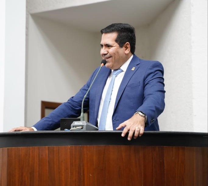 "Nosso mandato tem compromisso com a valorização dos profissionais e a melhoria da qualidade do ensino para nossas crianças e jovens”, afirmou Marcus Marcelo - Foto: Aleto