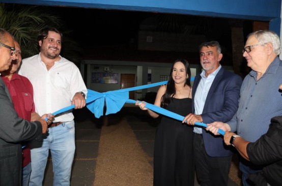 Ao lado de Amélio, Kátia Chaves e outros parceiros, Fortes entrega casa de apoio em Palmas