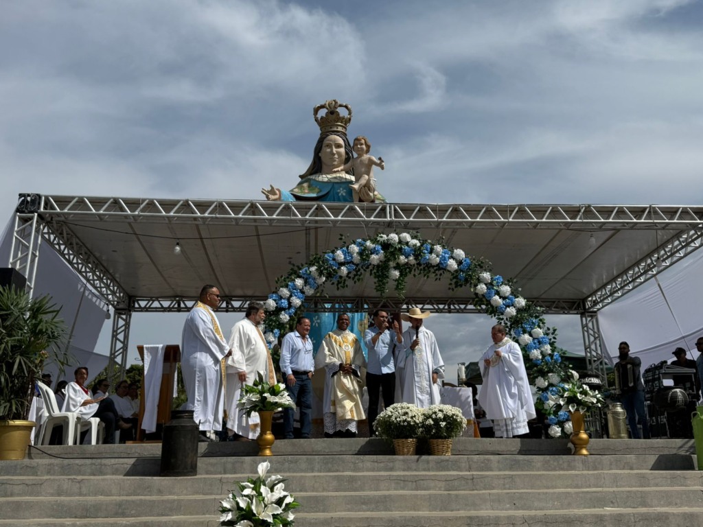 Missa dos Vaqueiros atrai multidão em Taguatinga e é prestigiada pelo governador, Amélio, deputados e prefeitos; Wanderlei: “agradeço a Deus pela oportunidade de conduzir esse Estado”