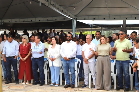 Deputada Claudia Lelis prestigia festas religiosas e reforça liderança na região Sudeste