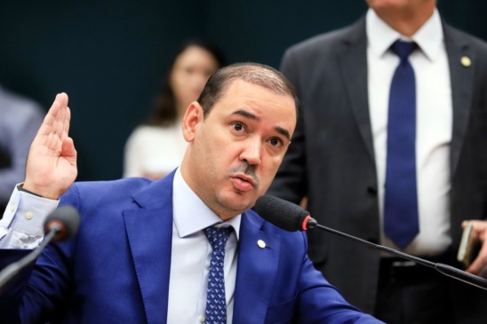 Vicentinho Júnior vota contra criação de cargos comissionados no STJ e defende responsabilidade com recursos públicos