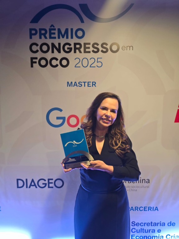 Senadora Professora Dorinha recebe Prêmio Congresso em Foco como uma das Melhores do Senado