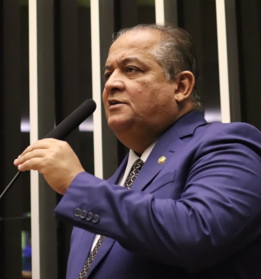 Prêmio Congresso em Foco: Eduardo Gomes é premiado como um dos melhores no Senado no apoio ao Comércio, Indústria e Serviços