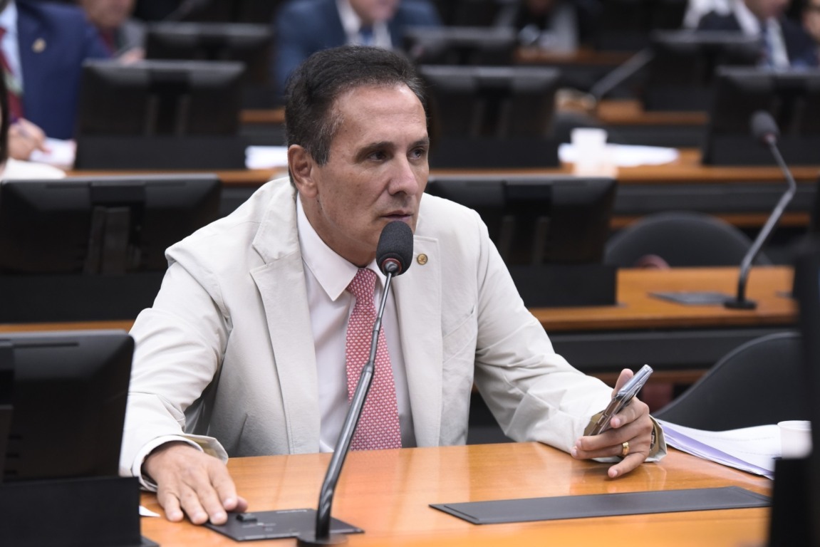 Deputado Carlos Gaguim reforça compromisso com inclusão digital de pessoas com deficiência em semana decisiva de votações em Brasília