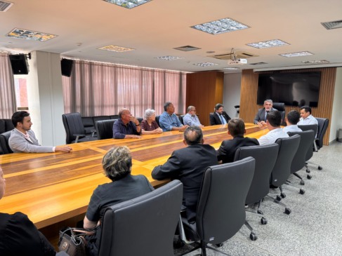 Reunião contou com presença do secretário de Educação e da Associação Comercial de Colinas Foto: Amanda Germiniani/Ascom Presidência
